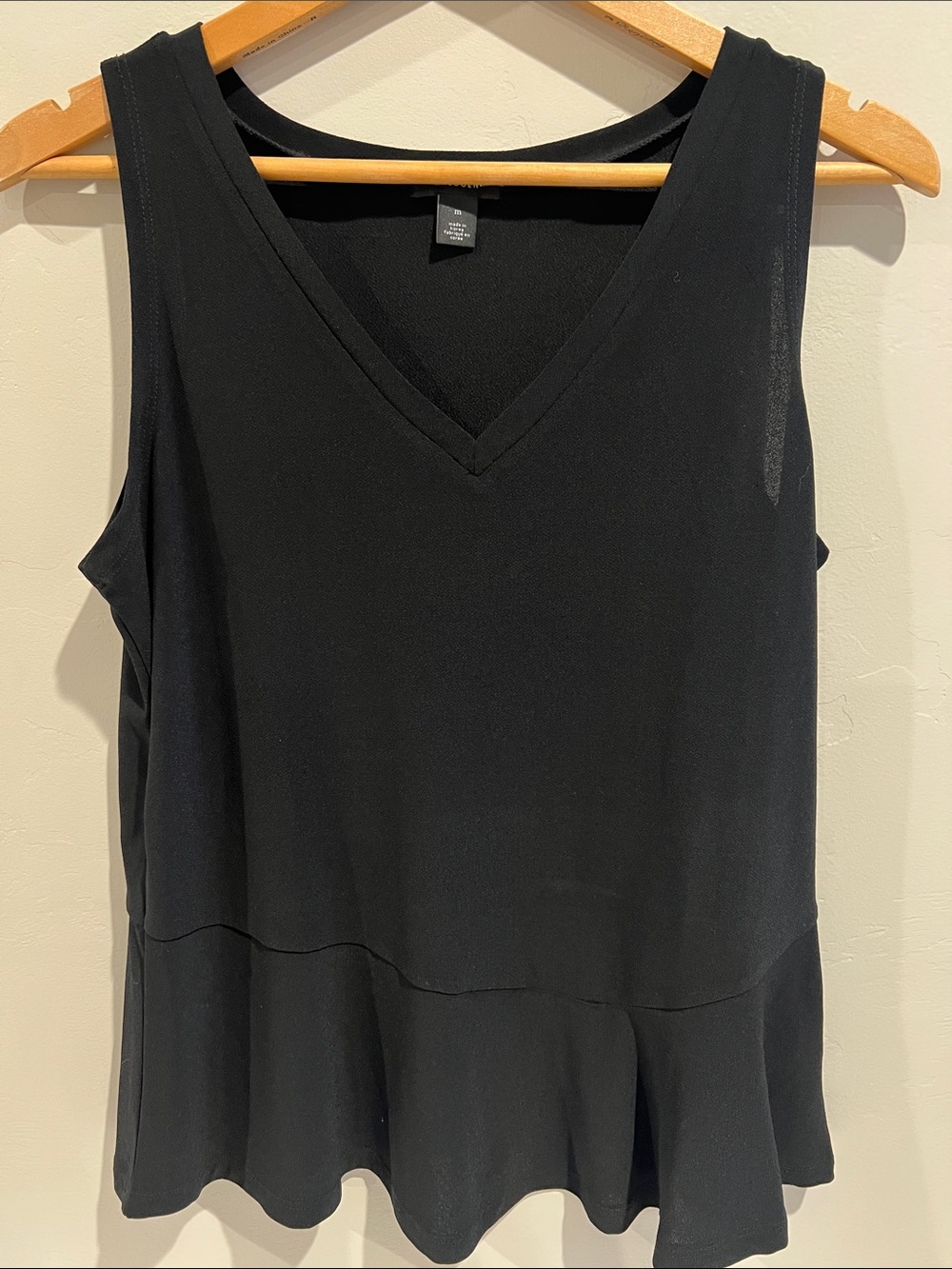 Halogen Black V-Neck Sleeveless Peplum Tank